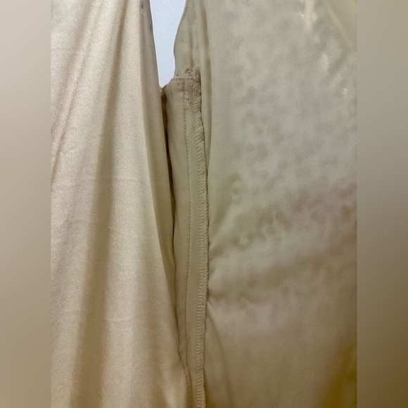 Mac Duggal Beaded Fringe Sequined Mini Dress - Nude/Silver - Size 12 - Picture 6 of 10